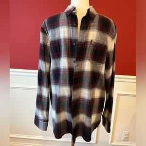 Men’s fleece shirt size M.